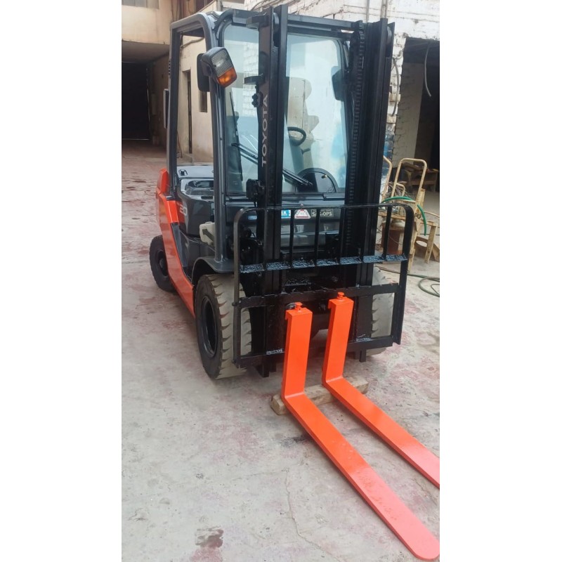 2.0 TON FORKLIFT